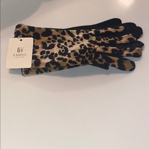 Cheetah gloves
